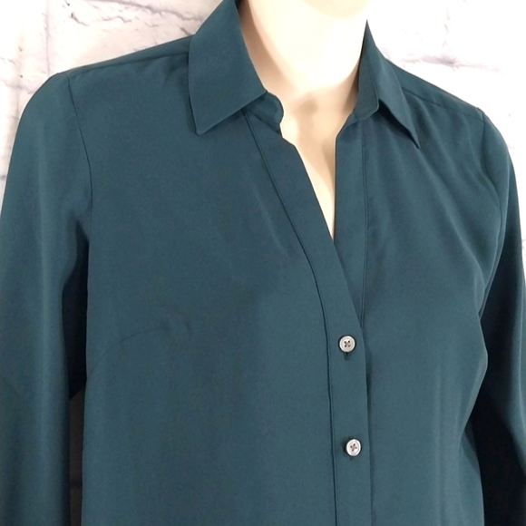 NWT Ann Taylor Petites Top Button Down Shirt Long Sleeve Sz XSP - Picture 2 of 4